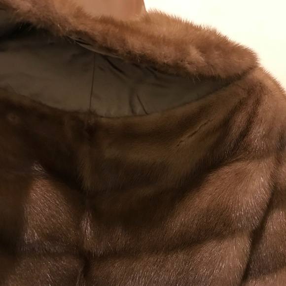 Ferris Brothers custom made mink shawl - Picture 3 of 5